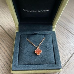 Van Cleef & Arpels sweet Alhambra Carnelian